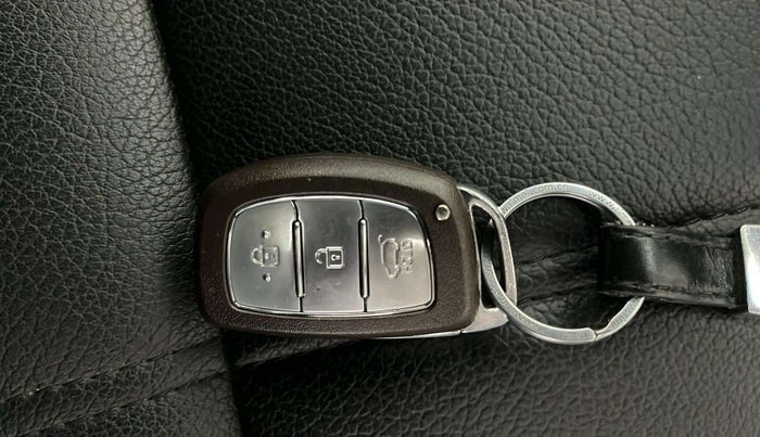 2016 Hyundai Creta SX PLUS AT 1.6 PETROL, Petrol, Automatic, 43,537 km, Key Close Up