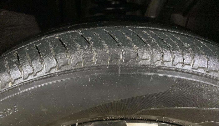 2022 Renault Kiger RXZ TURBO CVT, Petrol, Automatic, 31,772 km, Right Front Tyre Tread