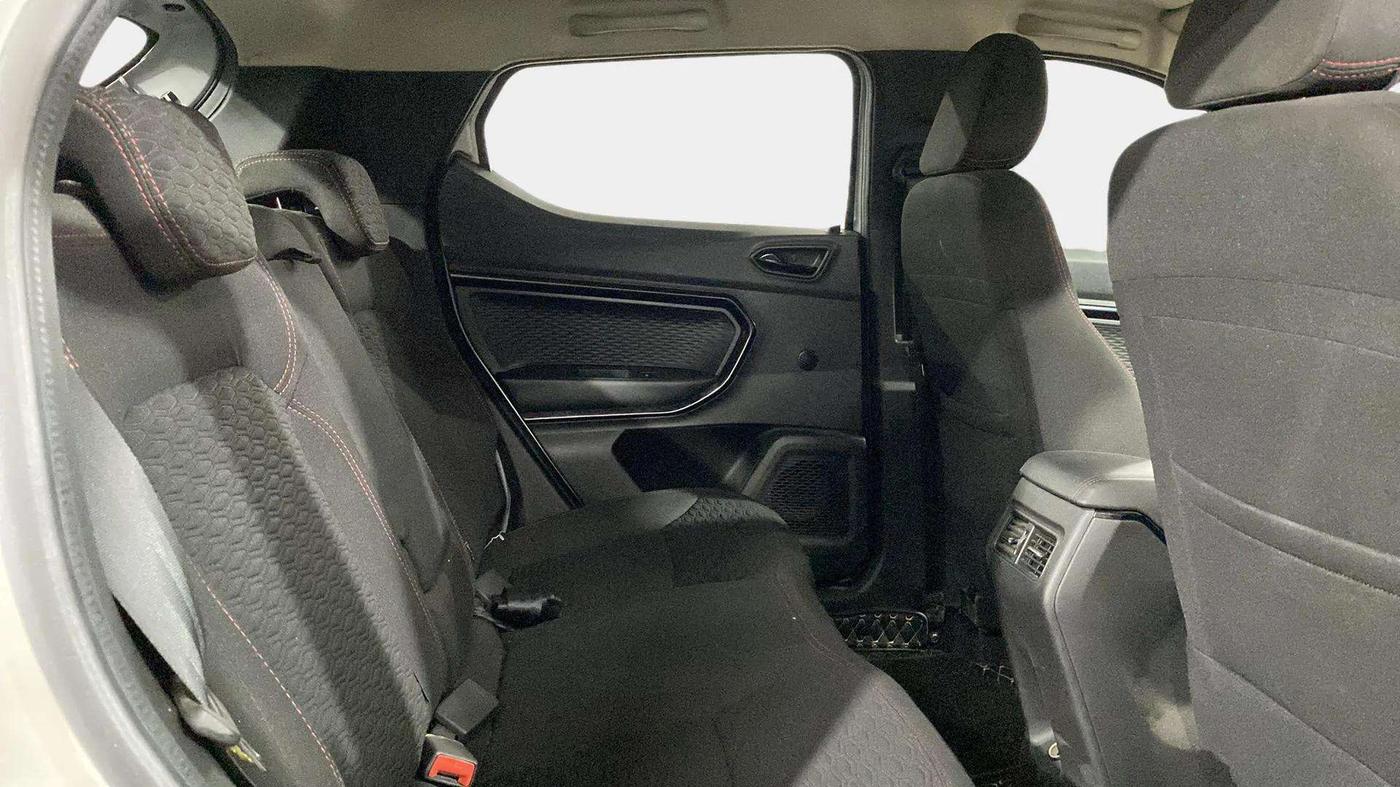 2022 Renault Kiger RXZ TURBO CVT, Petrol, Automatic, 32,073 km, Right Side Rear Door Cabin