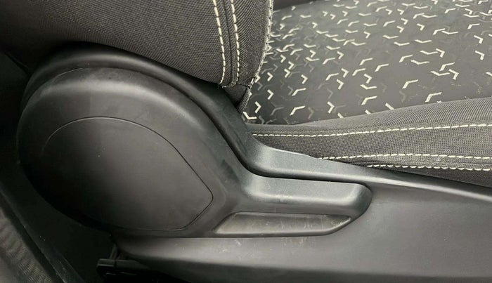 2022 Tata Tiago XM CNG, CNG, Manual, 59,037 km, Driver Side Adjustment Panel
