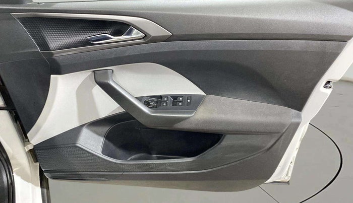 2022 Skoda KUSHAQ AMBITION 1.0L TSI MT, Petrol, Manual, 19,509 km, Driver Side Door Panels Control