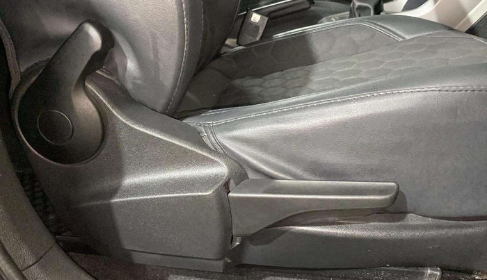 2022 Skoda KUSHAQ AMBITION 1.0L TSI MT, Petrol, Manual, 19,509 km, Driver Side Adjustment Panel
