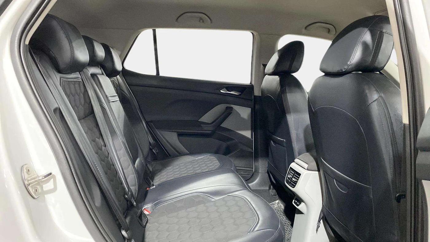 2022 Skoda KUSHAQ AMBITION 1.0L TSI MT, Petrol, Manual, 19,509 km, Right Side Rear Door Cabin