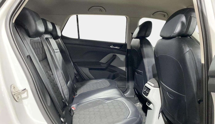 2022 Skoda KUSHAQ AMBITION 1.0L TSI MT, Petrol, Manual, 19,509 km, Right Side Rear Door Cabin
