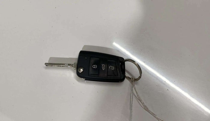 2022 Skoda KUSHAQ AMBITION 1.0L TSI MT, Petrol, Manual, 19,509 km, Key Close Up