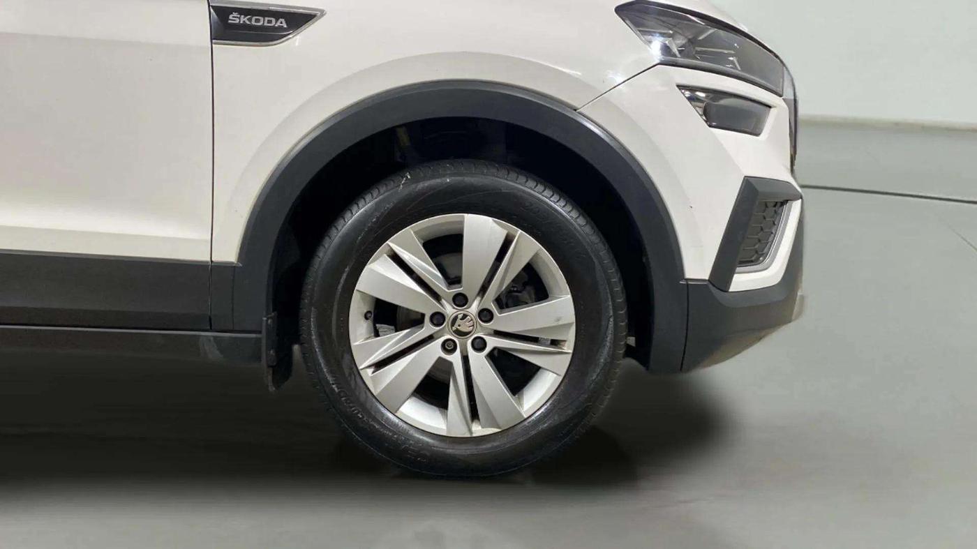 2022 Skoda KUSHAQ AMBITION 1.0L TSI MT, Petrol, Manual, 19,509 km, Right Front Wheel