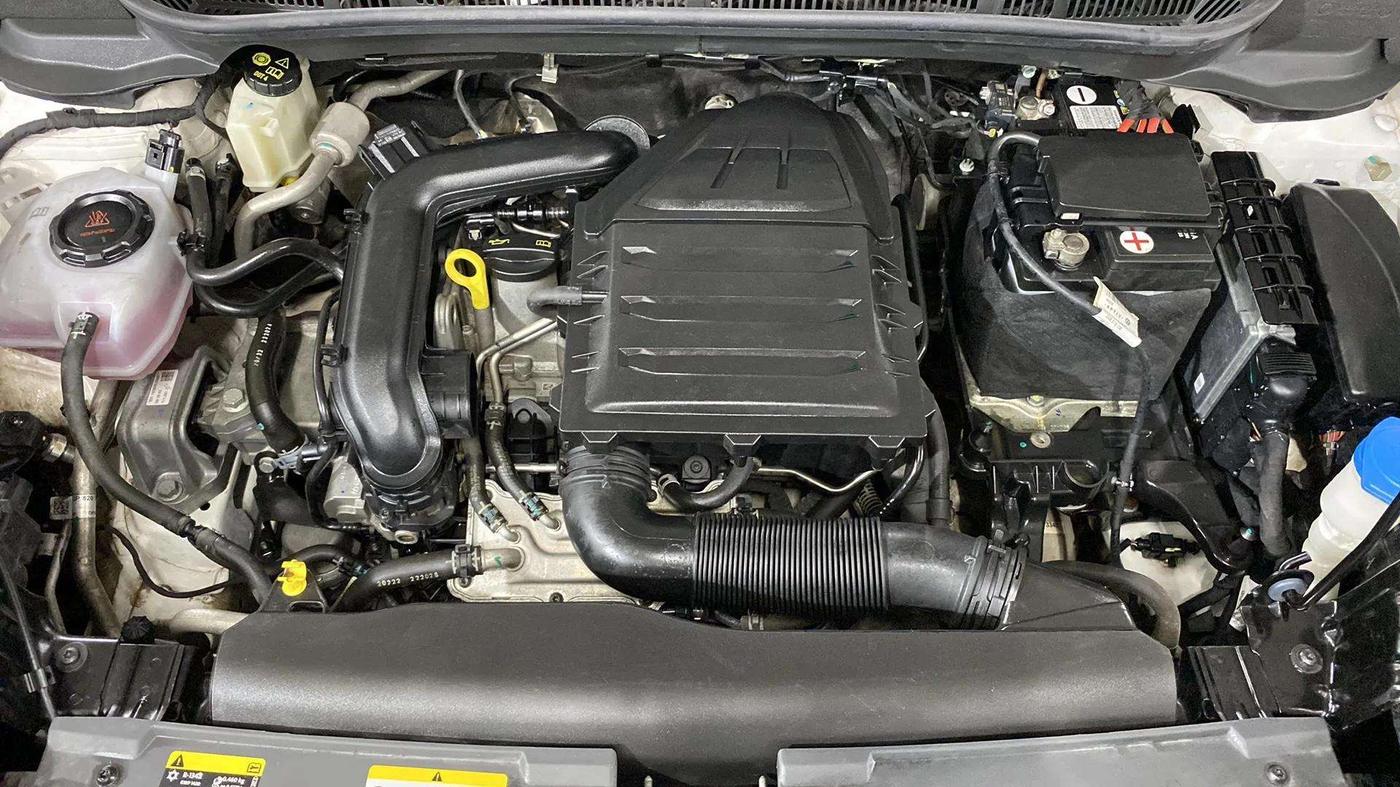 2022 Skoda KUSHAQ AMBITION 1.0L TSI MT, Petrol, Manual, 19,509 km, Engine View
