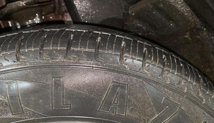 2016 Renault Kwid RXT 0.8, Petrol, Manual, 33,398 km, Left Front Tyre Tread