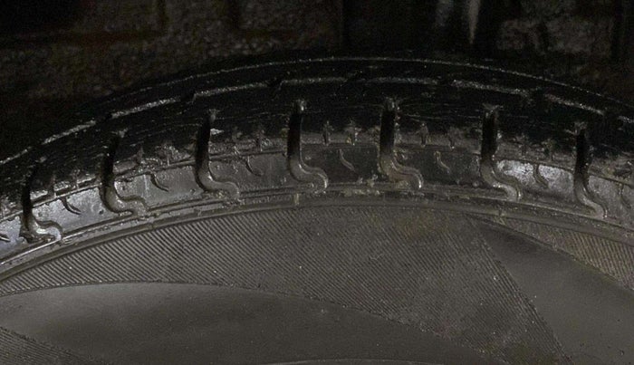 2016 Renault Kwid RXT 0.8, Petrol, Manual, 33,398 km, Left Rear Tyre Tread