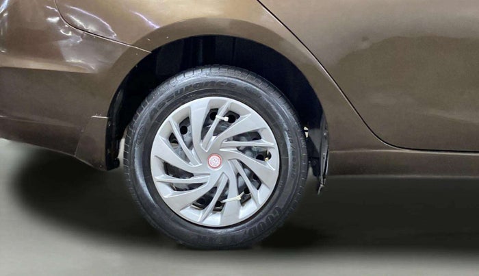 2016 Maruti Ciaz VXI+, Petrol, Manual, 87,575 km, Right Rear Wheel