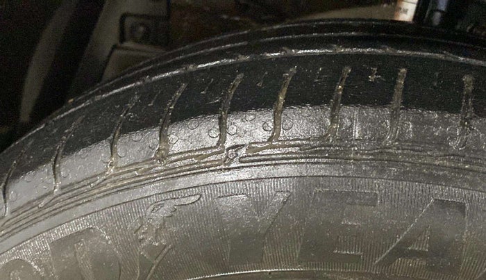 2016 Maruti Ciaz VXI+, Petrol, Manual, 87,575 km, Left Front Tyre Tread