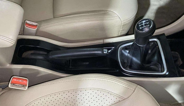 2016 Maruti Ciaz VXI+, Petrol, Manual, 87,575 km, Gear Lever