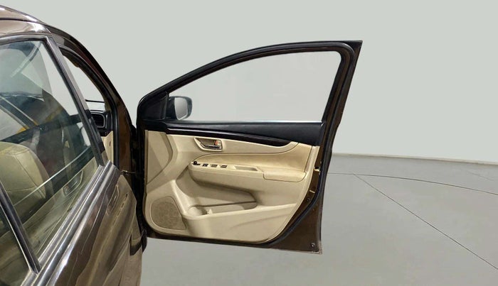 2016 Maruti Ciaz VXI+, Petrol, Manual, 87,575 km, RHS Front Door