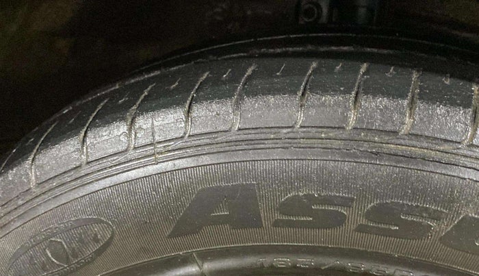 2016 Maruti Ciaz VXI+, Petrol, Manual, 87,575 km, Right Front Tyre Tread