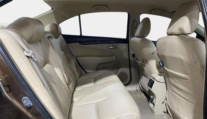 2016 Maruti Ciaz VXI+, Petrol, Manual, 87,575 km, Right Side Rear Door Cabin
