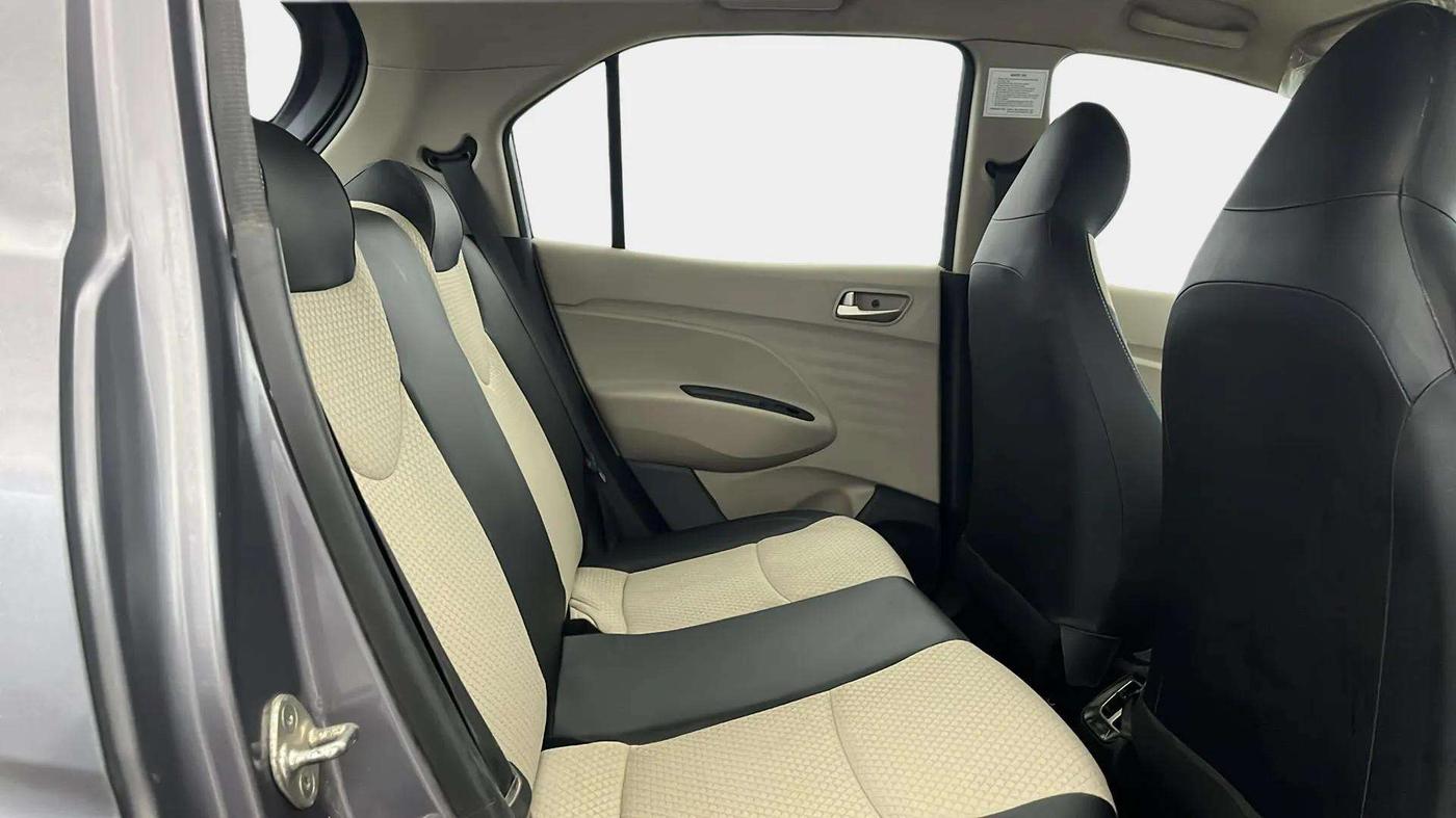 2019 Hyundai NEW SANTRO SPORTZ CNG, CNG, Manual, 85,325 km, Right Side Rear Door Cabin