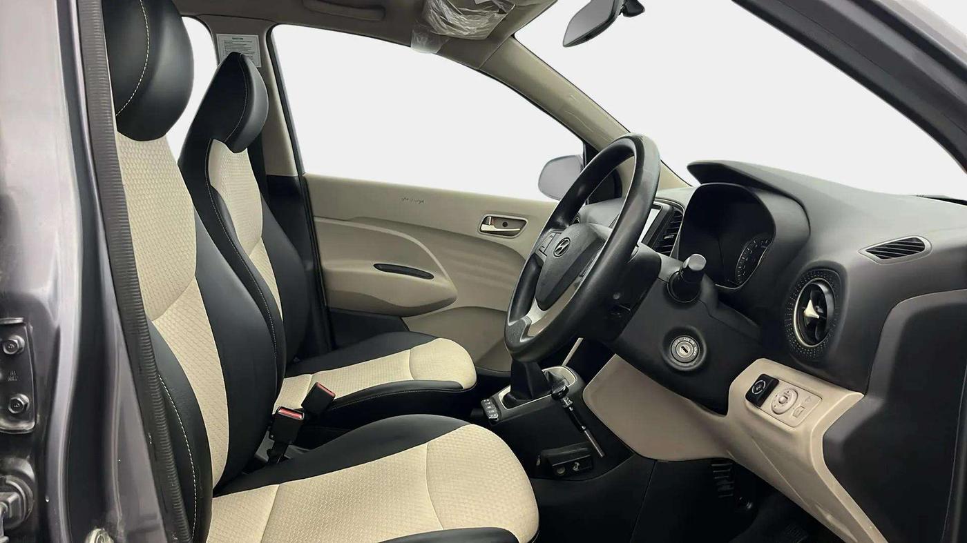 2019 Hyundai NEW SANTRO SPORTZ CNG, CNG, Manual, 85,325 km, Right Side Front Door Cabin