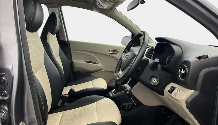 2019 Hyundai NEW SANTRO SPORTZ CNG, CNG, Manual, 85,201 km, Right Side Front Door Cabin