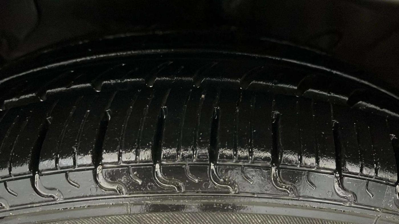 2019 Hyundai NEW SANTRO SPORTZ CNG, CNG, Manual, 85,325 km, Left Front Tyre Tread