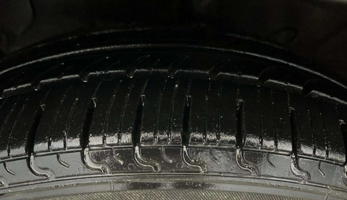 2019 Hyundai NEW SANTRO SPORTZ CNG, CNG, Manual, 85,201 km, Left Front Tyre Tread
