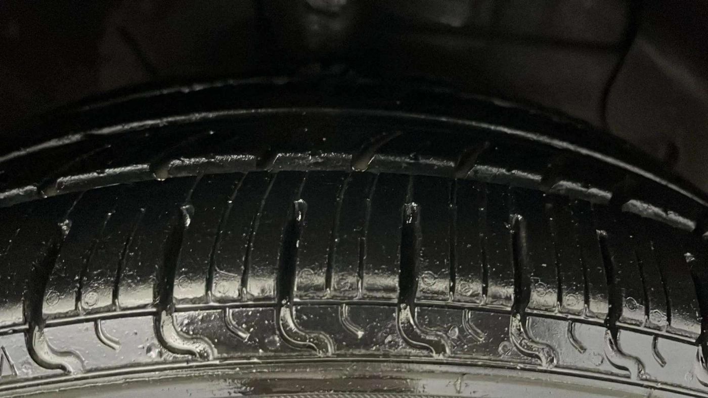 2019 Hyundai NEW SANTRO SPORTZ CNG, CNG, Manual, 85,325 km, Right Front Tyre Tread