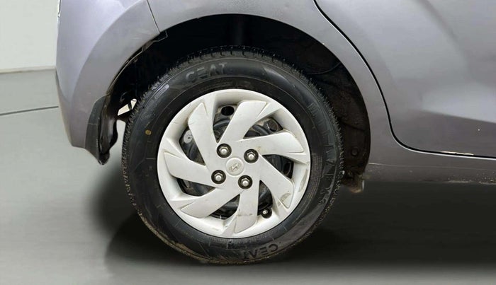 2019 Hyundai NEW SANTRO SPORTZ CNG, CNG, Manual, 85,201 km, Right Rear Wheel