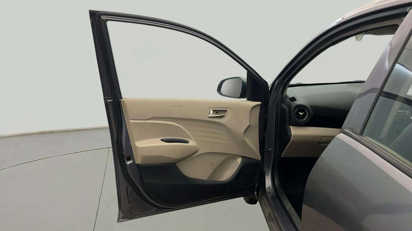 2019 Hyundai NEW SANTRO SPORTZ CNG, CNG, Manual, 85,325 km, LHS Front Door