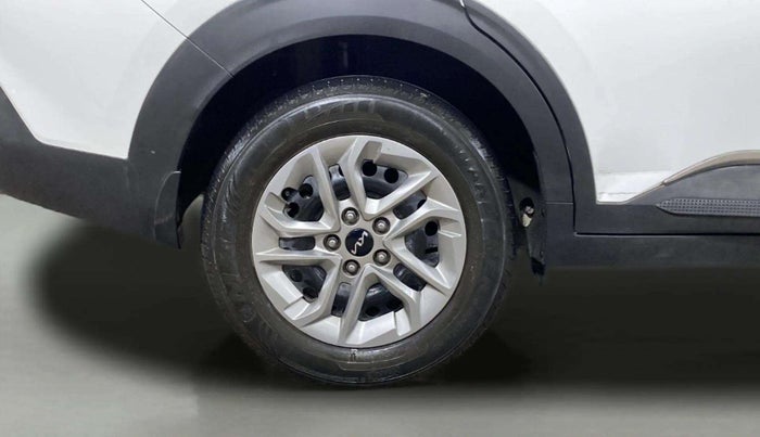 2023 KIA CARENS PREMIUM 1.5 PETROL 7 STR, Petrol, Manual, 23,789 km, Right Rear Wheel
