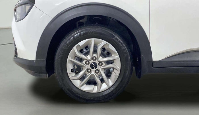 2023 KIA CARENS PREMIUM 1.5 PETROL 7 STR, Petrol, Manual, 23,789 km, Left Front Wheel