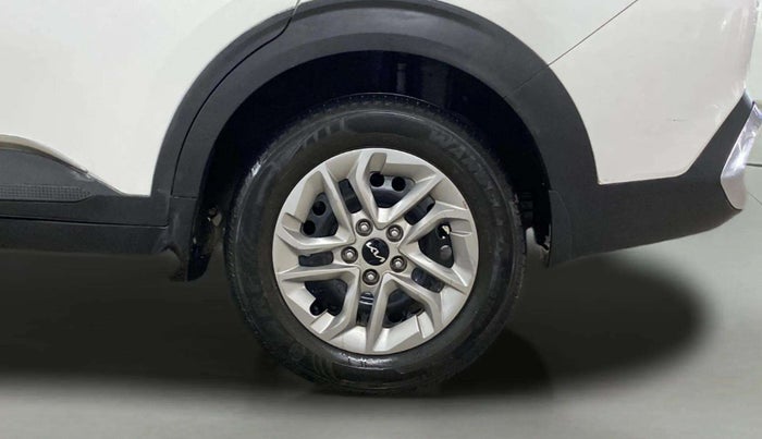 2023 KIA CARENS PREMIUM 1.5 PETROL 7 STR, Petrol, Manual, 23,789 km, Left Rear Wheel