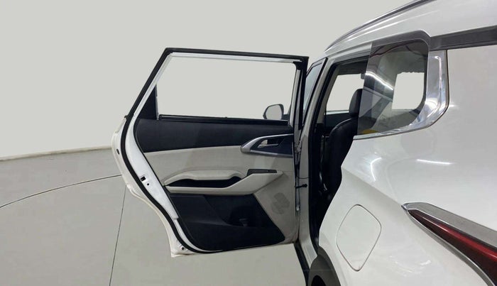 2023 KIA CARENS PREMIUM 1.5 PETROL 7 STR, Petrol, Manual, 23,789 km, LHS Rear Door