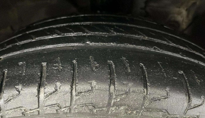 2017 Hyundai Creta SX PLUS 1.6 PETROL, Petrol, Manual, 94,383 km, Right Front Tyre Tread