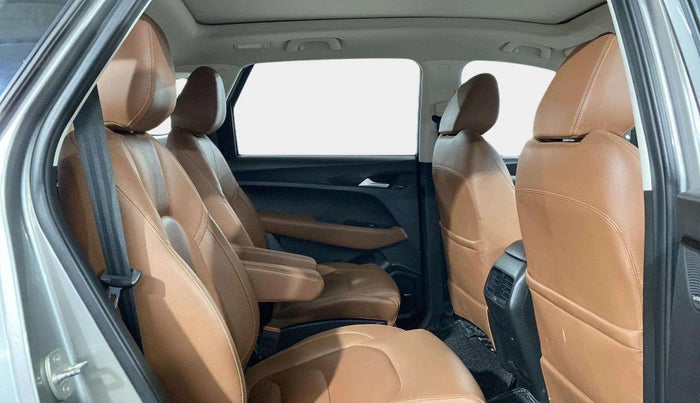 2021 MG HECTOR PLUS SHARP 1.5 PETROL TURBO DCT 6-STR, Petrol, Automatic, 33,843 km, Right Side Rear Door Cabin