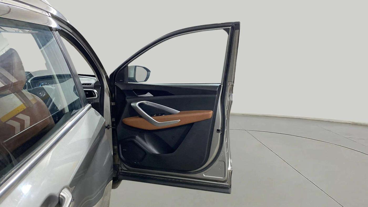 2021 MG HECTOR PLUS SHARP 1.5 PETROL TURBO DCT 6-STR, Petrol, Automatic, 33,843 km, RHS Front Door