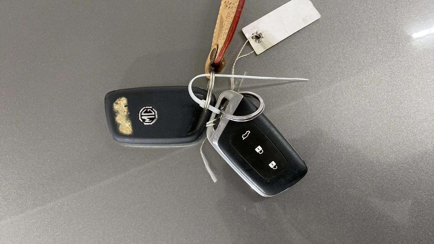 2021 MG HECTOR PLUS SHARP 1.5 PETROL TURBO DCT 6-STR, Petrol, Automatic, 33,843 km, Key Close Up