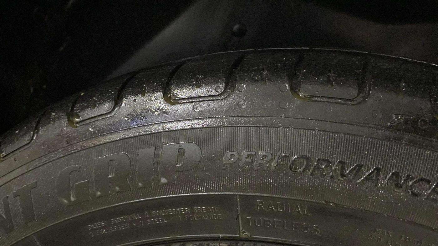 2021 MG HECTOR PLUS SHARP 1.5 PETROL TURBO DCT 6-STR, Petrol, Automatic, 33,843 km, Left Rear Tyre Tread
