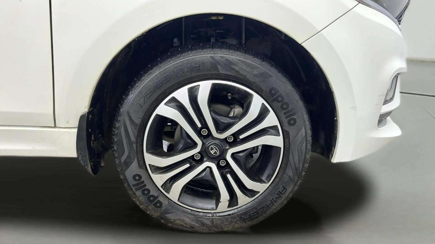 2024 Tata TIGOR XZA Plus iCNG , CNG, Automatic, 15,203 km, Right Front Wheel