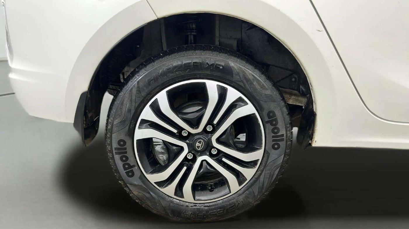 2024 Tata TIGOR XZA Plus iCNG , CNG, Automatic, 15,203 km, Right Rear Wheel