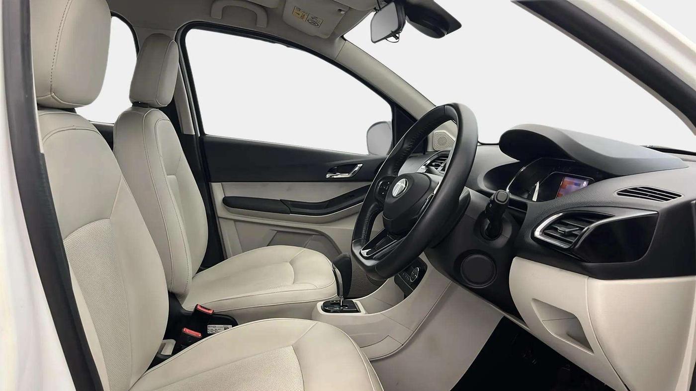 2024 Tata TIGOR XZA Plus iCNG , CNG, Automatic, 15,203 km, Right Side Front Door Cabin