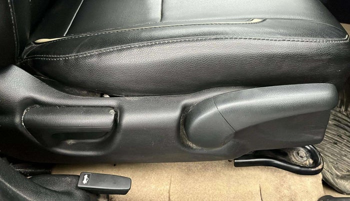 2016 Honda City 1.5L I-VTEC V MT, Petrol, Manual, 91,136 km, Driver Side Adjustment Panel