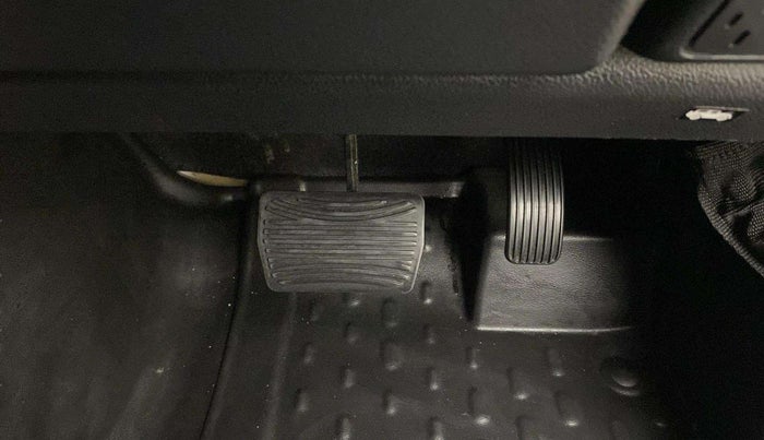 2024 Mahindra Thar LX P 2WD AT HT, Petrol, Automatic, 3,354 km, Pedals
