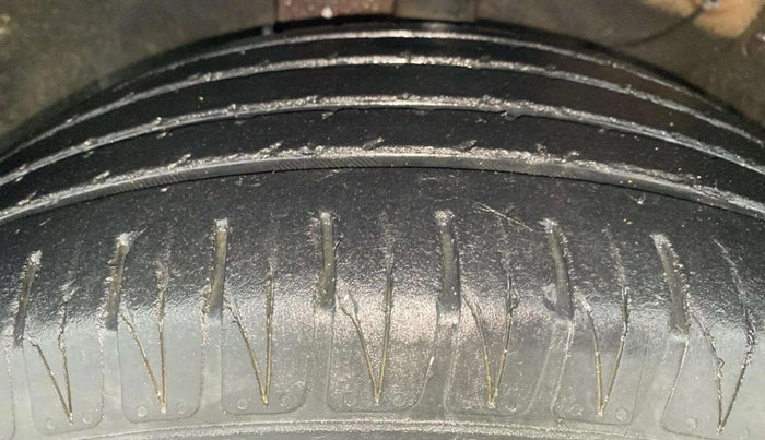 2021 KIA SONET HTK PLUS 1.5, Diesel, Manual, 40,621 km, Left Front Tyre Tread