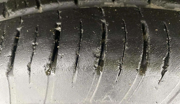 2022 Mahindra Scorpio S11 2WD, Diesel, Manual, 31,718 km, Left Front Tyre Tread