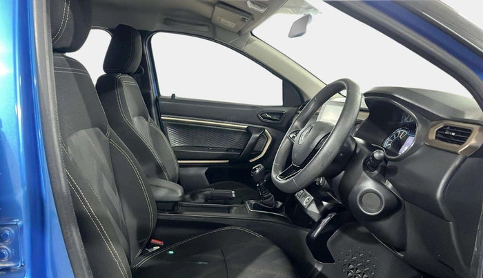2021 Renault Kiger RXT MT DUAL TONE, Petrol, Manual, 13,358 km, Right Side Front Door Cabin