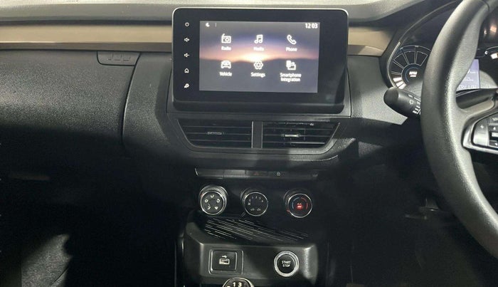 2021 Renault Kiger RXT MT DUAL TONE, Petrol, Manual, 13,358 km, Air Conditioner