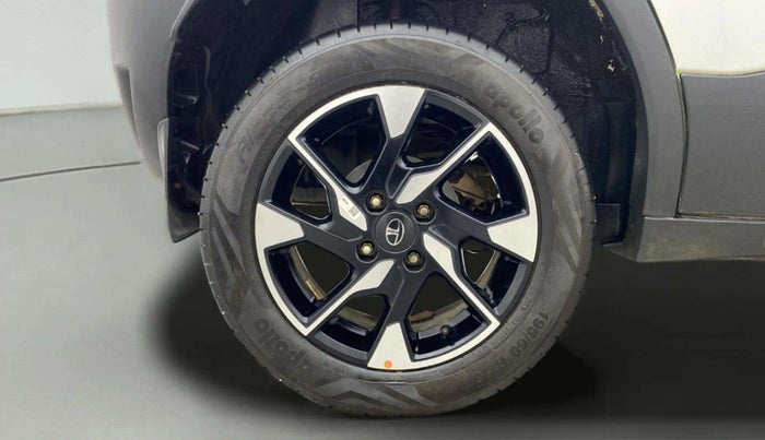 2024 Tata PUNCH Creative Dual Tone AMT Sunroof , Petrol, Automatic, 7,296 km, Right Rear Wheel