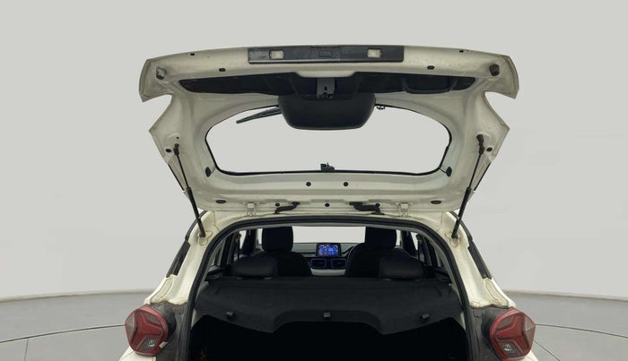 2024 Tata PUNCH Creative Dual Tone AMT Sunroof , Petrol, Automatic, 7,296 km, Boot Door Open