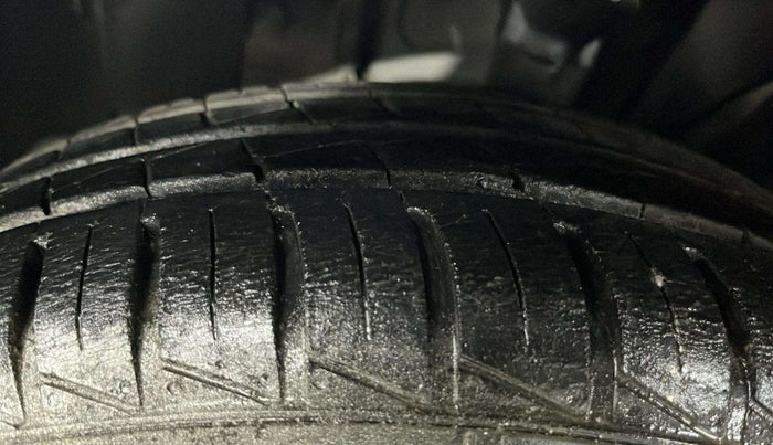 2021 Datsun Redi Go A, Petrol, Manual, 23,899 km, Left Front Tyre Tread