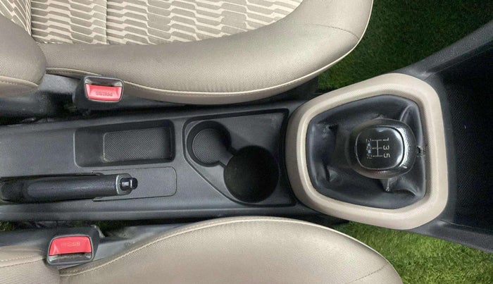 2019 Hyundai Xcent S 1.2, Petrol, Manual, 31,464 km, Gear Lever