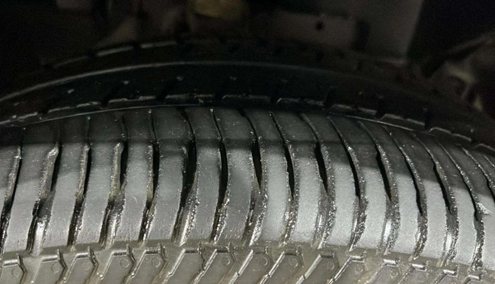 2018 Ford Ecosport TREND + 1.5L PETROL AT, Petrol, Automatic, 66,498 km, Right Front Tyre Tread